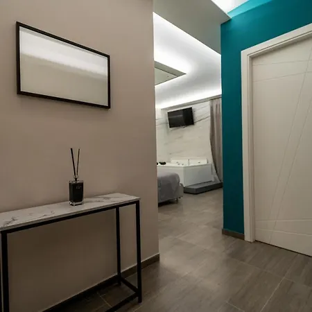 Intimity Luxury Hotel *
